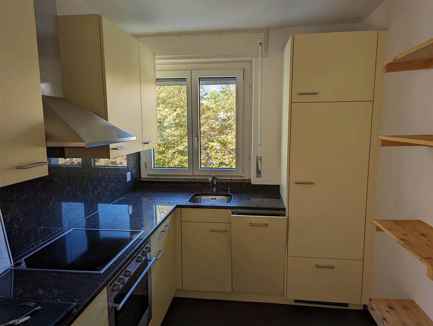 Charmante Wohnung mit Balkon - Foto 2 von 6