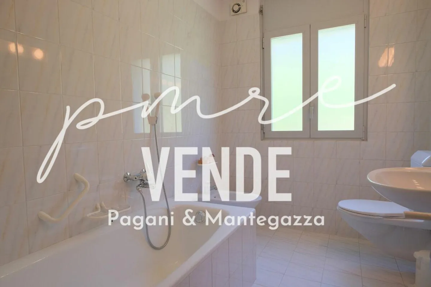 VERNATE | VILLA CON UNA VISTA INCANTEVOLE SUL LAGO - Foto 12 di 14
