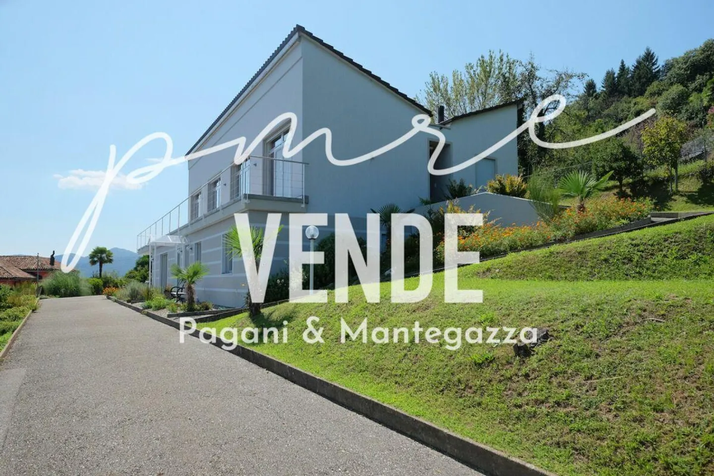 VERNATE | VILLA CON UNA VISTA INCANTEVOLE SUL LAGO - Foto 13 di 14