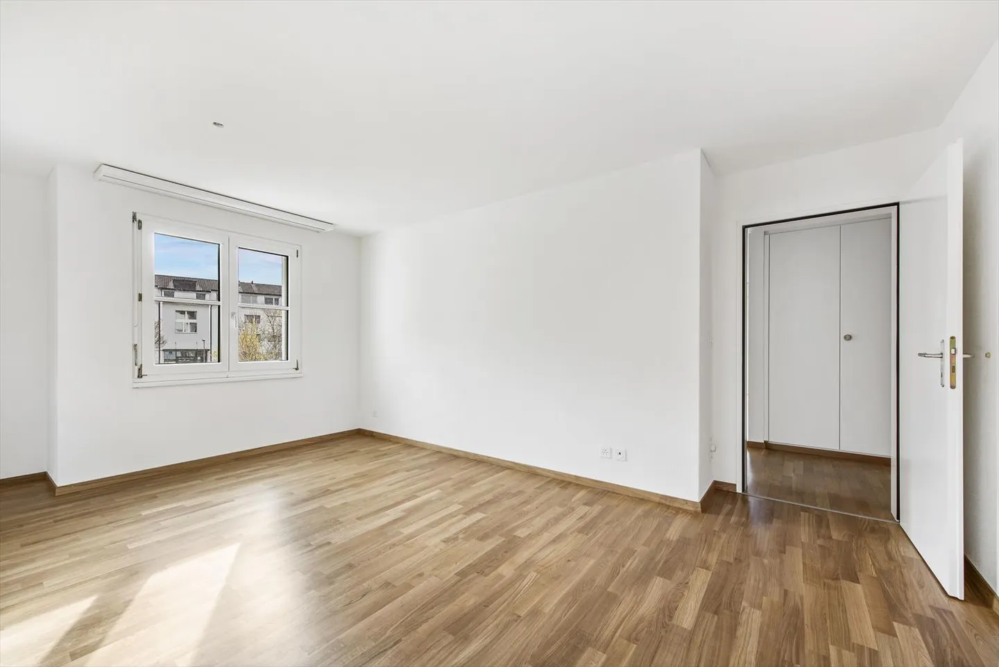 Appartement 3.5 pièces - Foto 1 von 8