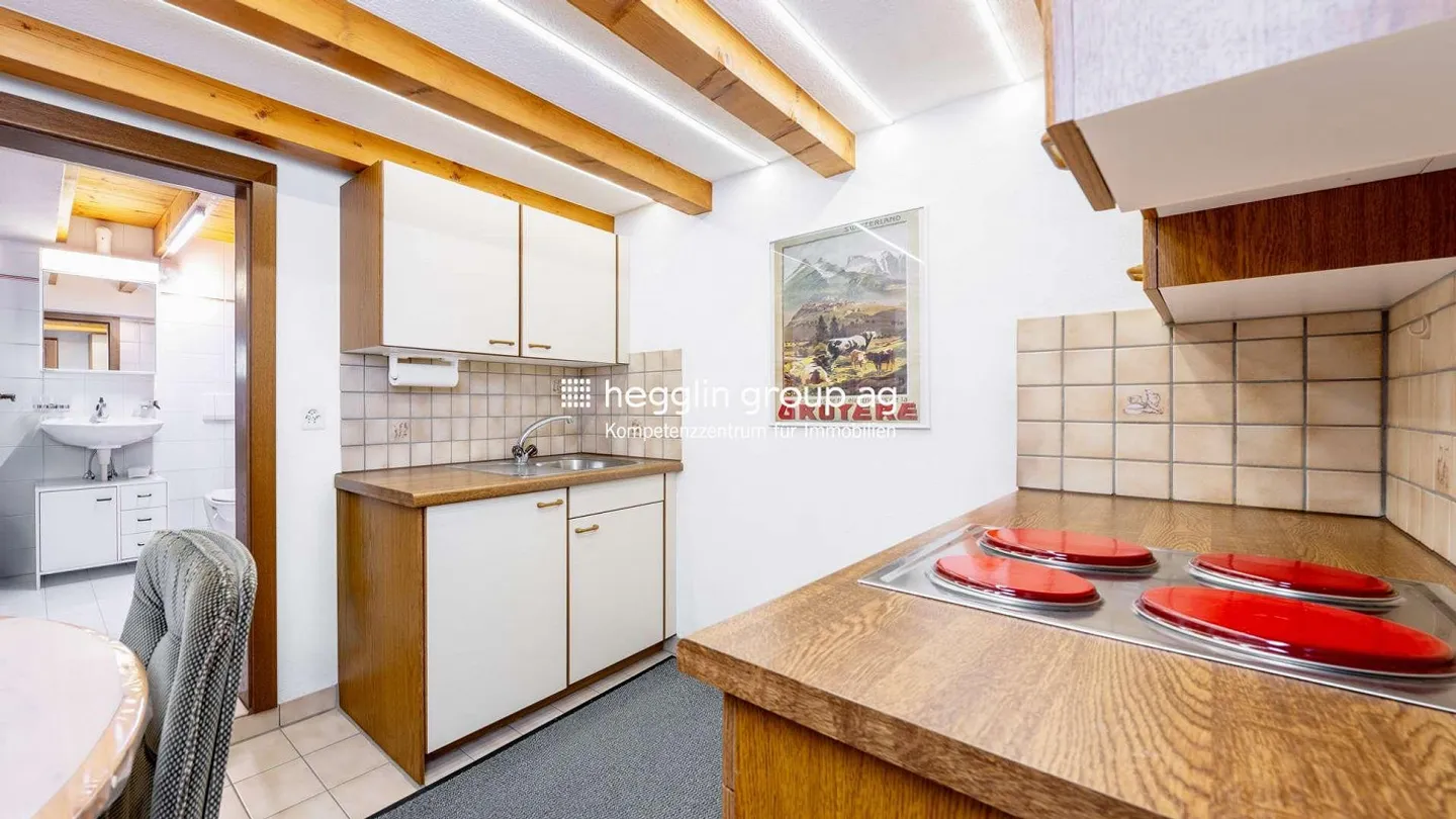 Stylish mid-terrace house with a separate apartment in the heart of Baar - Photo 10 of 11