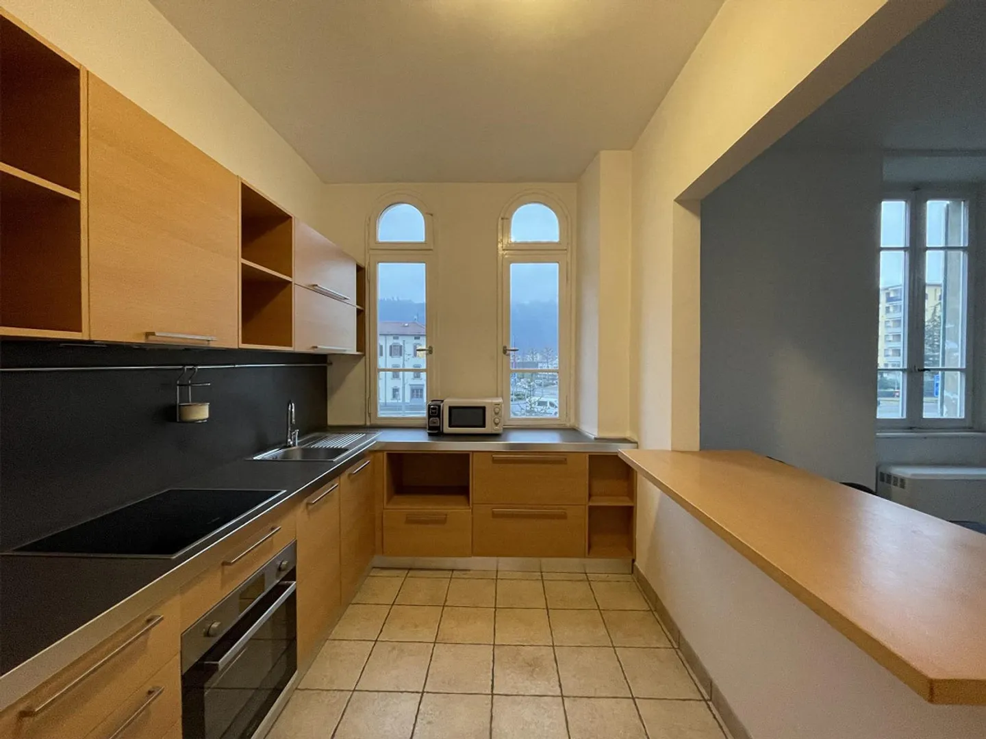 3.5 ZIMMER RENOVIERT IN EINEM HISTORISCHEN HAUS MIT DACHBODEN IN CHIASSO - Foto 2 von 5