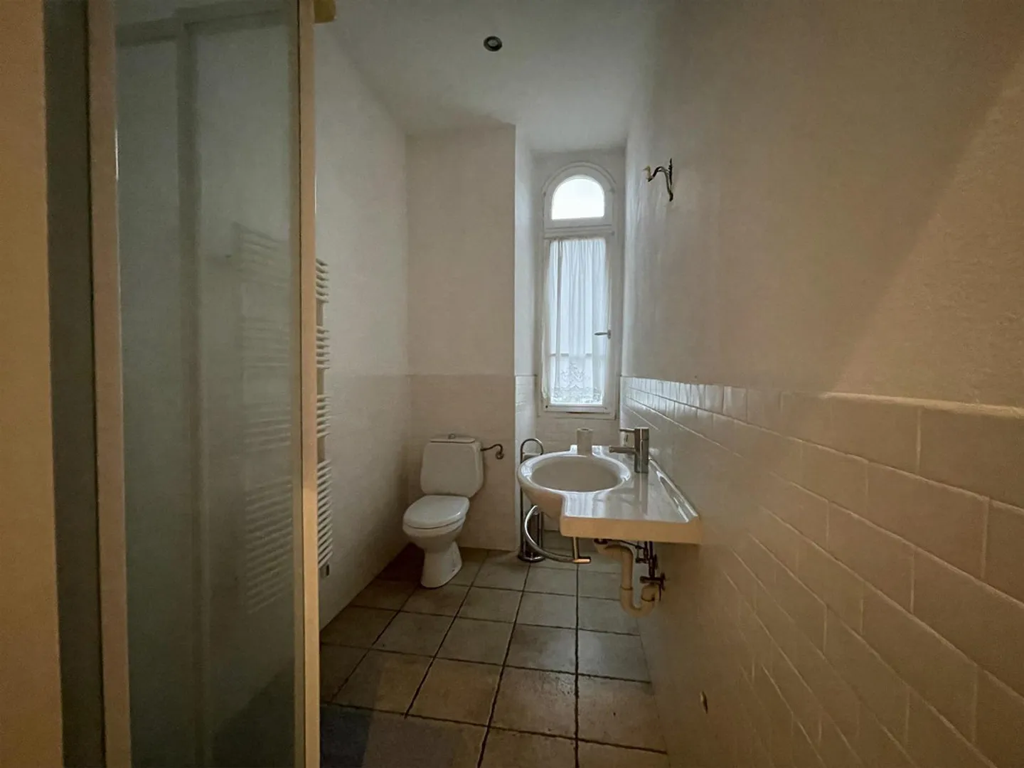 3.5 ZIMMER RENOVIERT IN EINEM HISTORISCHEN HAUS MIT DACHBODEN IN CHIASSO - Foto 4 von 5