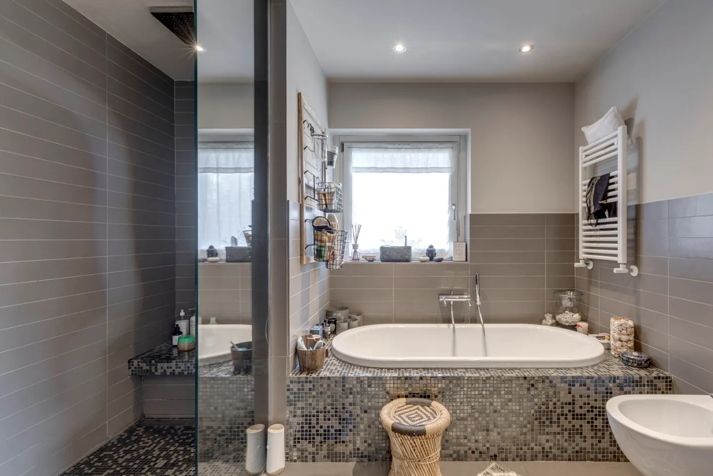 Zona residenziale di Troinex - Casa ristrutturata - Foto 5 di 7