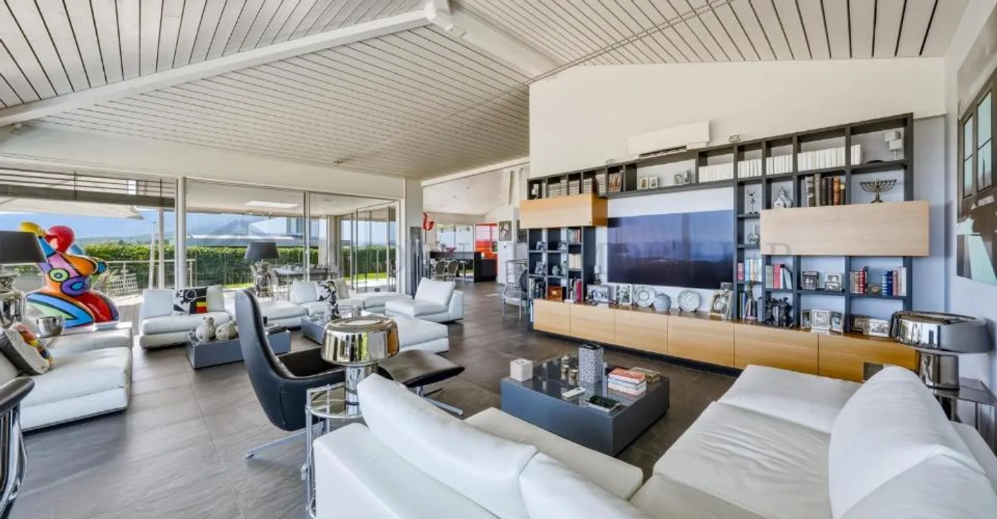 Family Individual Villa in the Heart of Genthod! - Photo 1 of 5