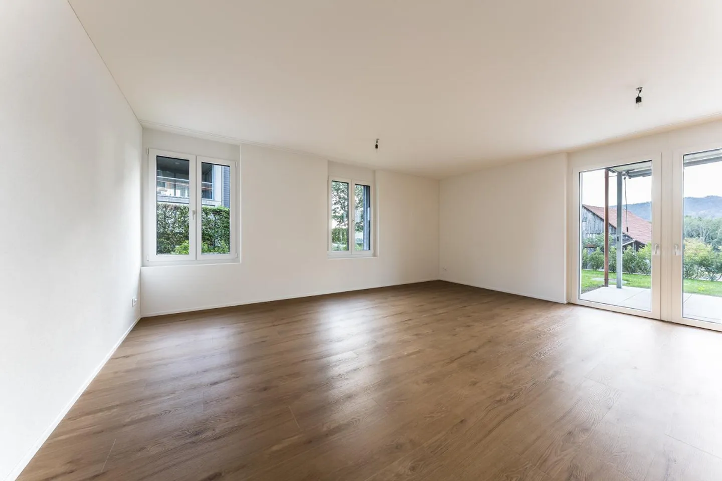 Appartamento giardino 4.5 stanze - 126 m² di superficie abitabile e area verde privata - Foto 2 di 13