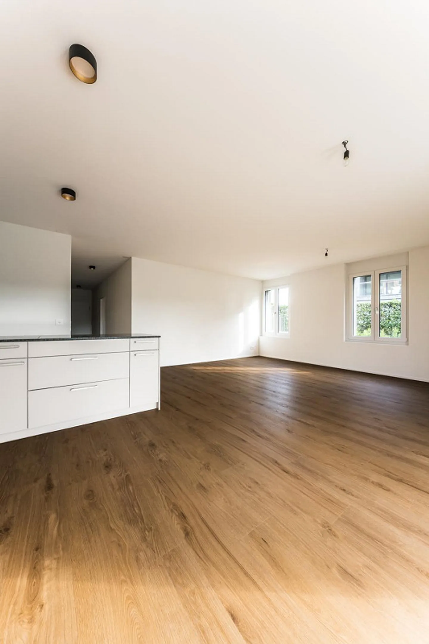 Appartamento giardino 4.5 stanze - 126 m² di superficie abitabile e area verde privata - Foto 6 di 13