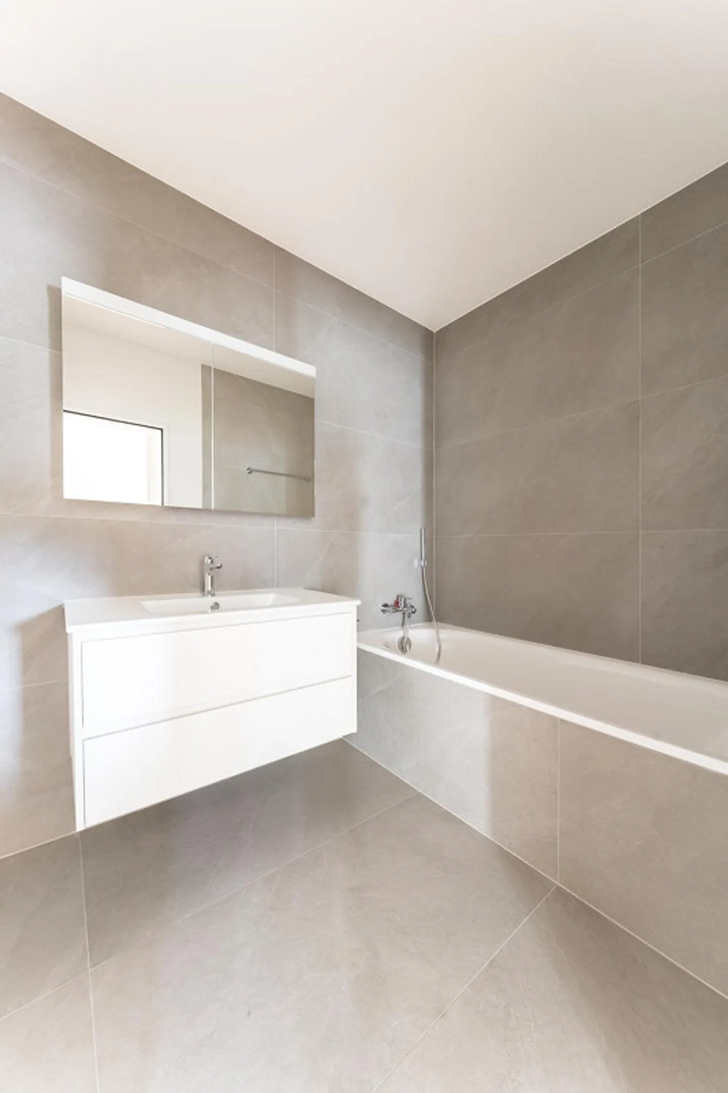 Appartamento giardino 4.5 stanze - 126 m² di superficie abitabile e area verde privata - Foto 10 di 13