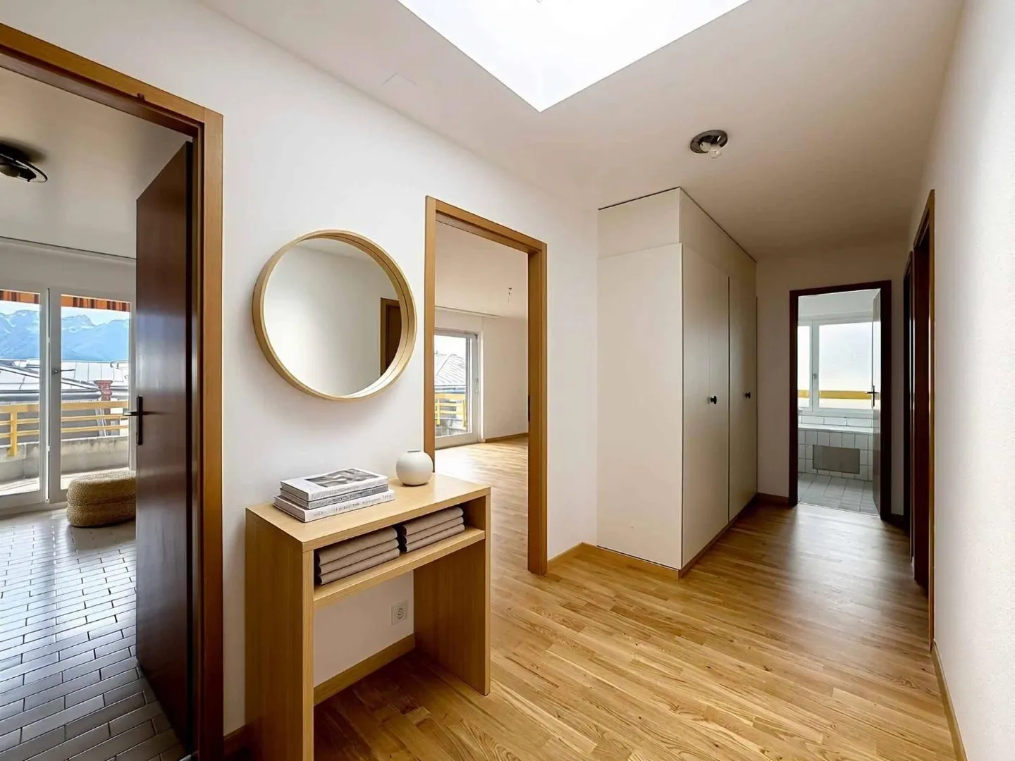 At the top floor - Large 3.5 rooms on 1 level of 79 m2 + balcony - Photo 5 of 13