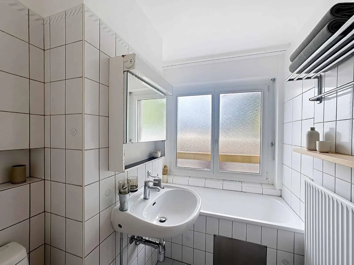 At the top floor - Large 3.5 rooms on 1 level of 79 m2 + balcony - Photo 12 of 13