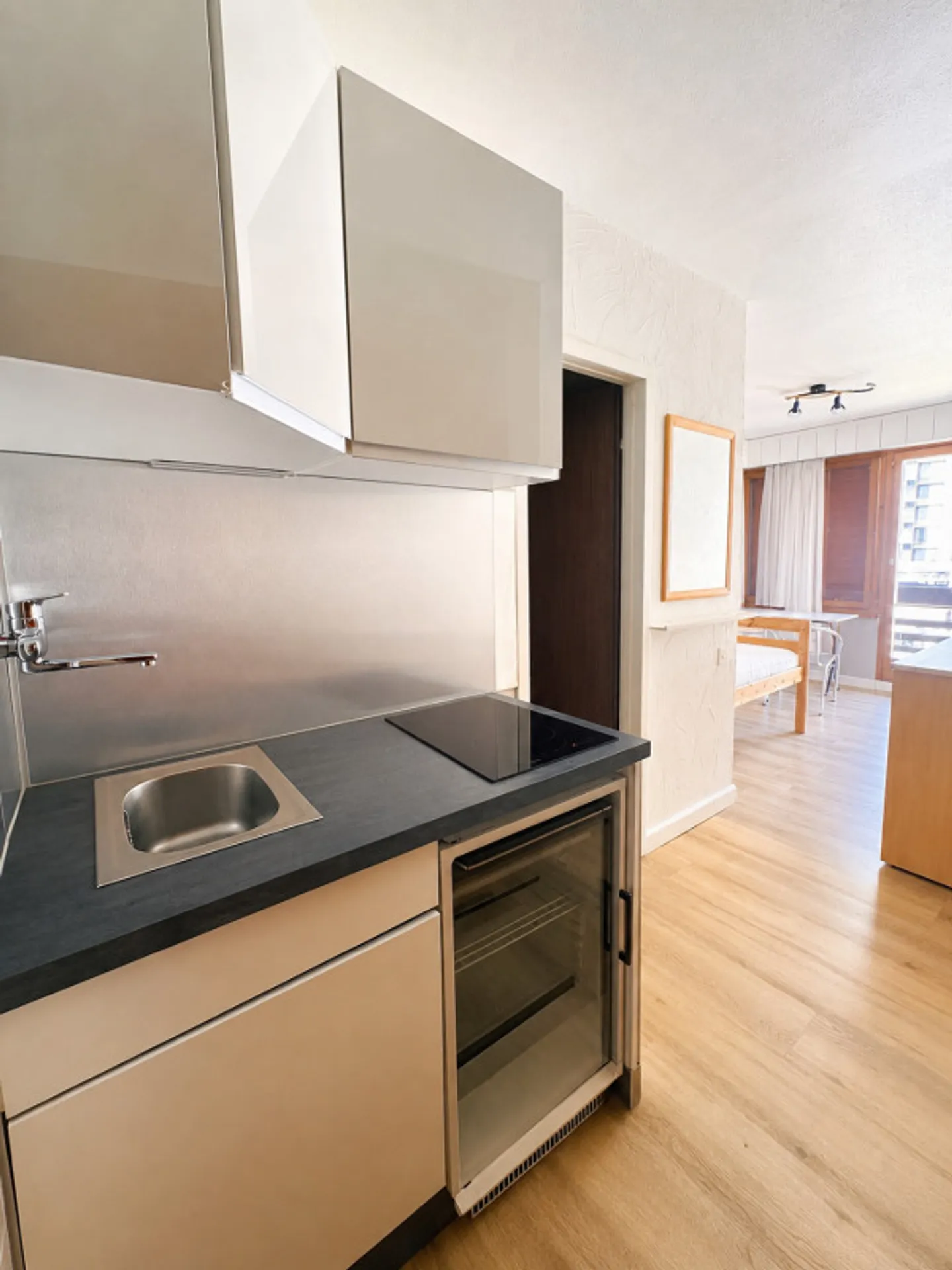 FOR RENT - Apartment with balcony in Anzère - Photo 2 of 12