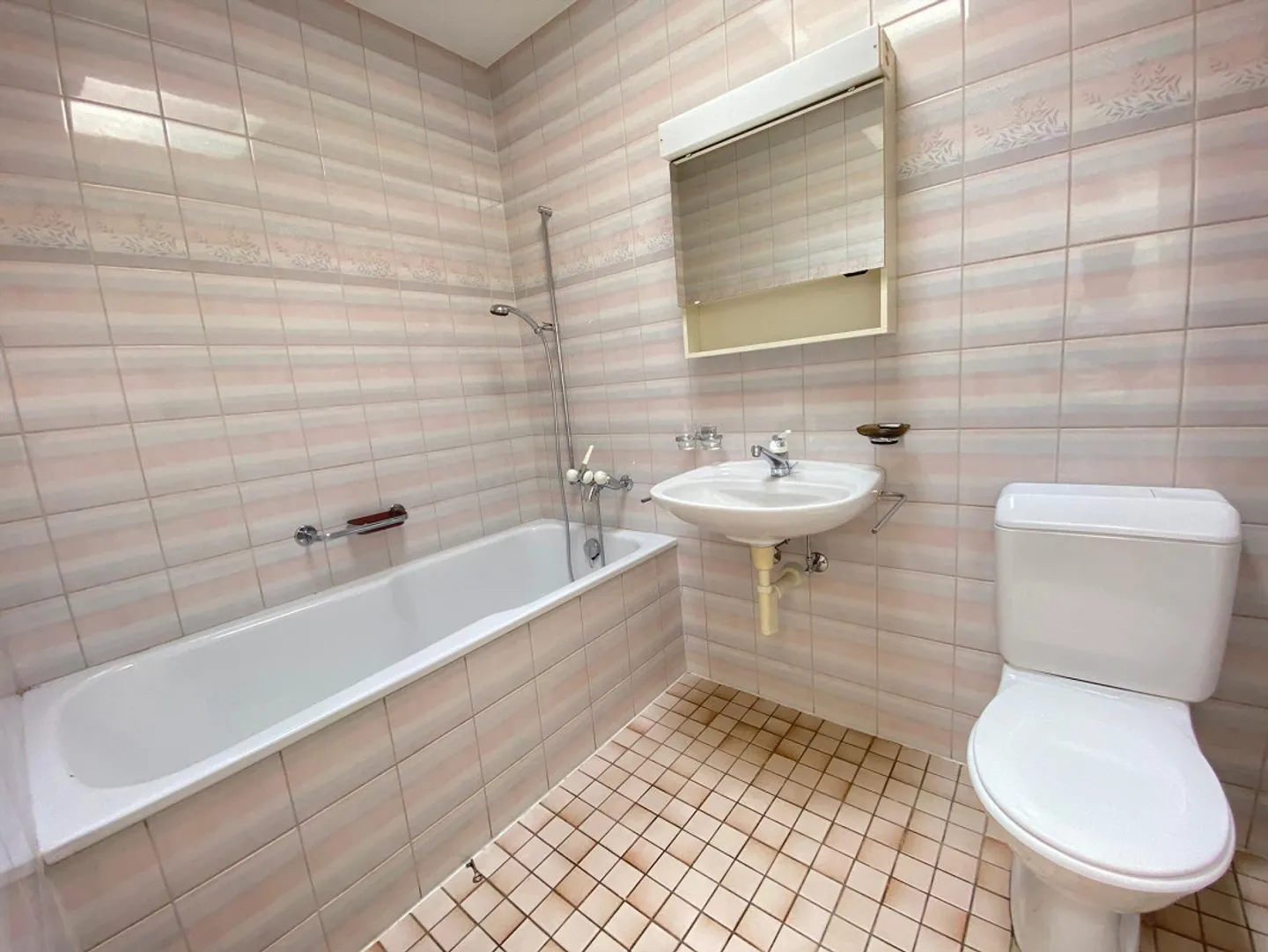 Bright 2.5-room apartment with sensational view - Photo 4 of 5