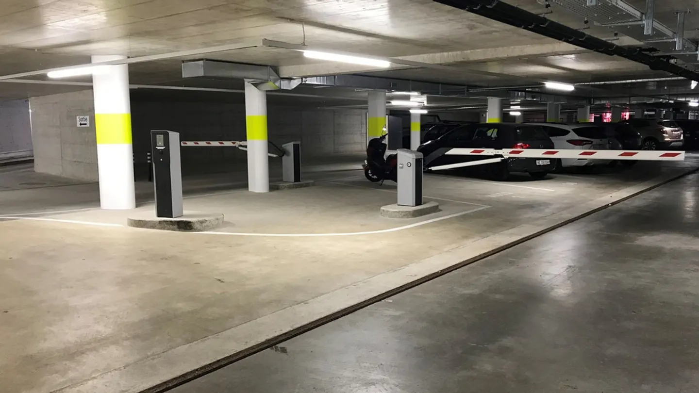 Indoor parking space number 56 - Photo 1 of 3