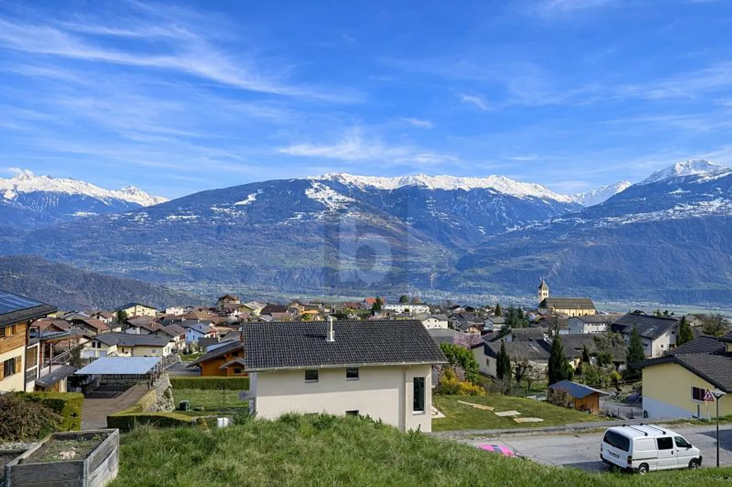 Baugrundstück mit Bergblick - Foto 1 von 6