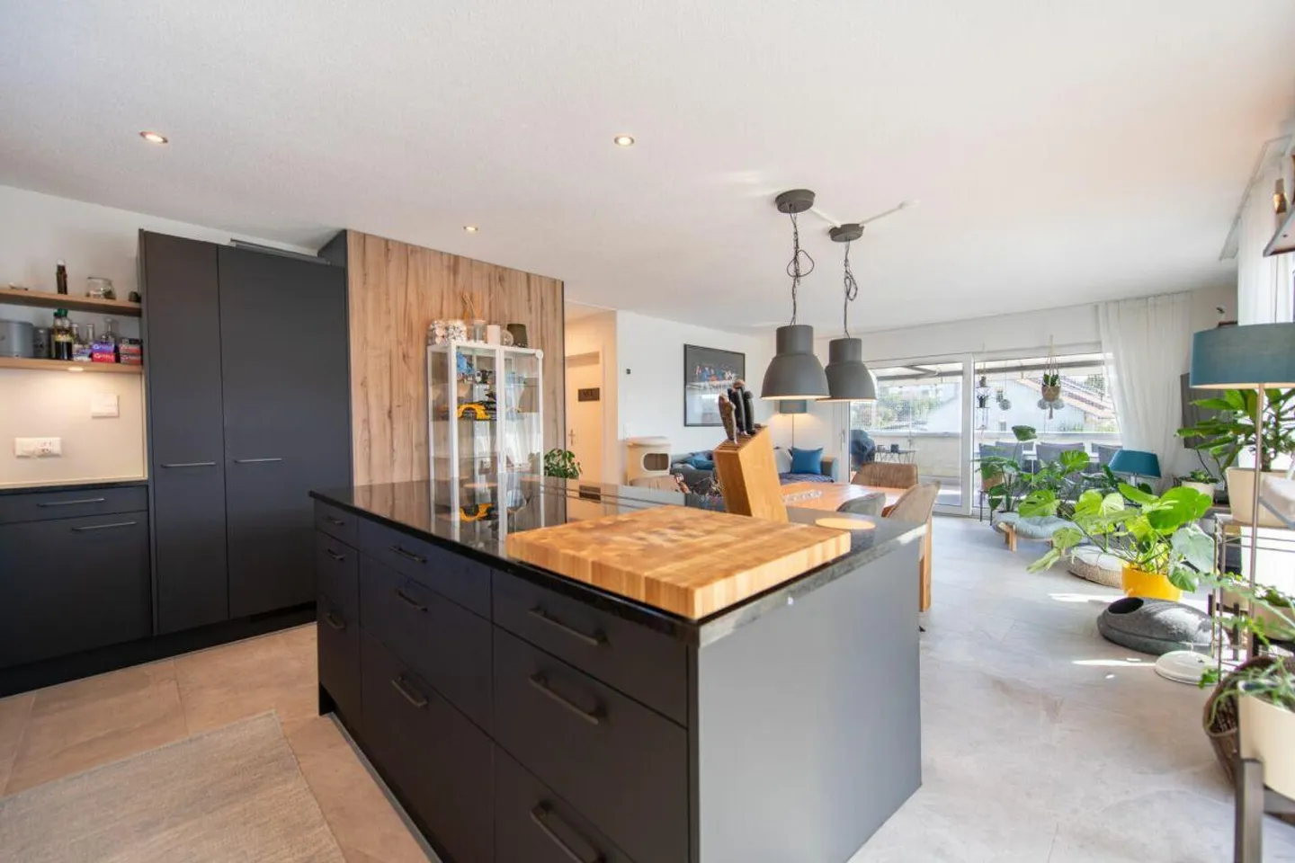 Luce, Spazio, Vista - Moderno appartamento attico di 4,5 locali con vista sul Giura - Foto 6 di 20