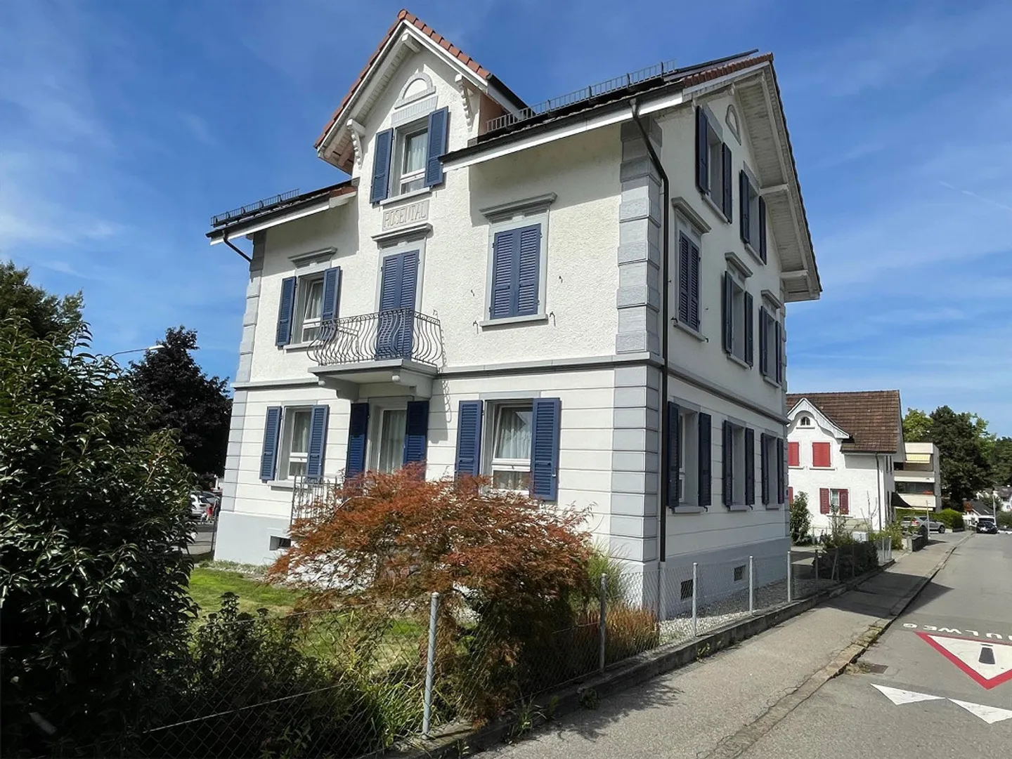 Ampio appartamento di 5 stanze 117 m2 con carattere di casa - Foto 2 di 8