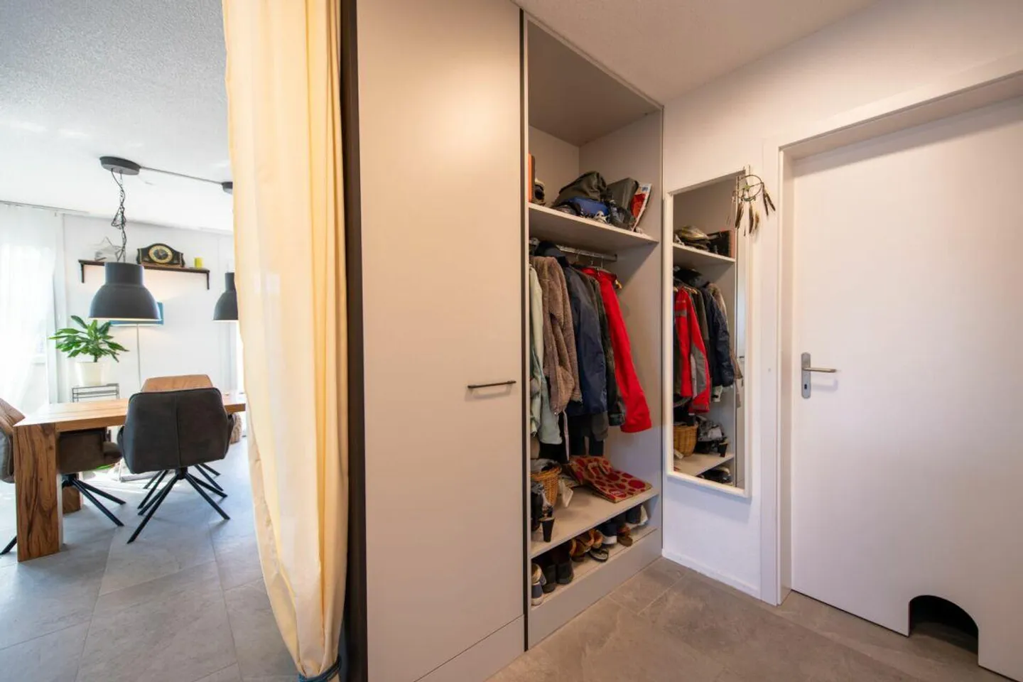 Luce, Spazio, Vista - Moderno appartamento attico di 4,5 locali con vista sul Giura - Foto 7 di 20