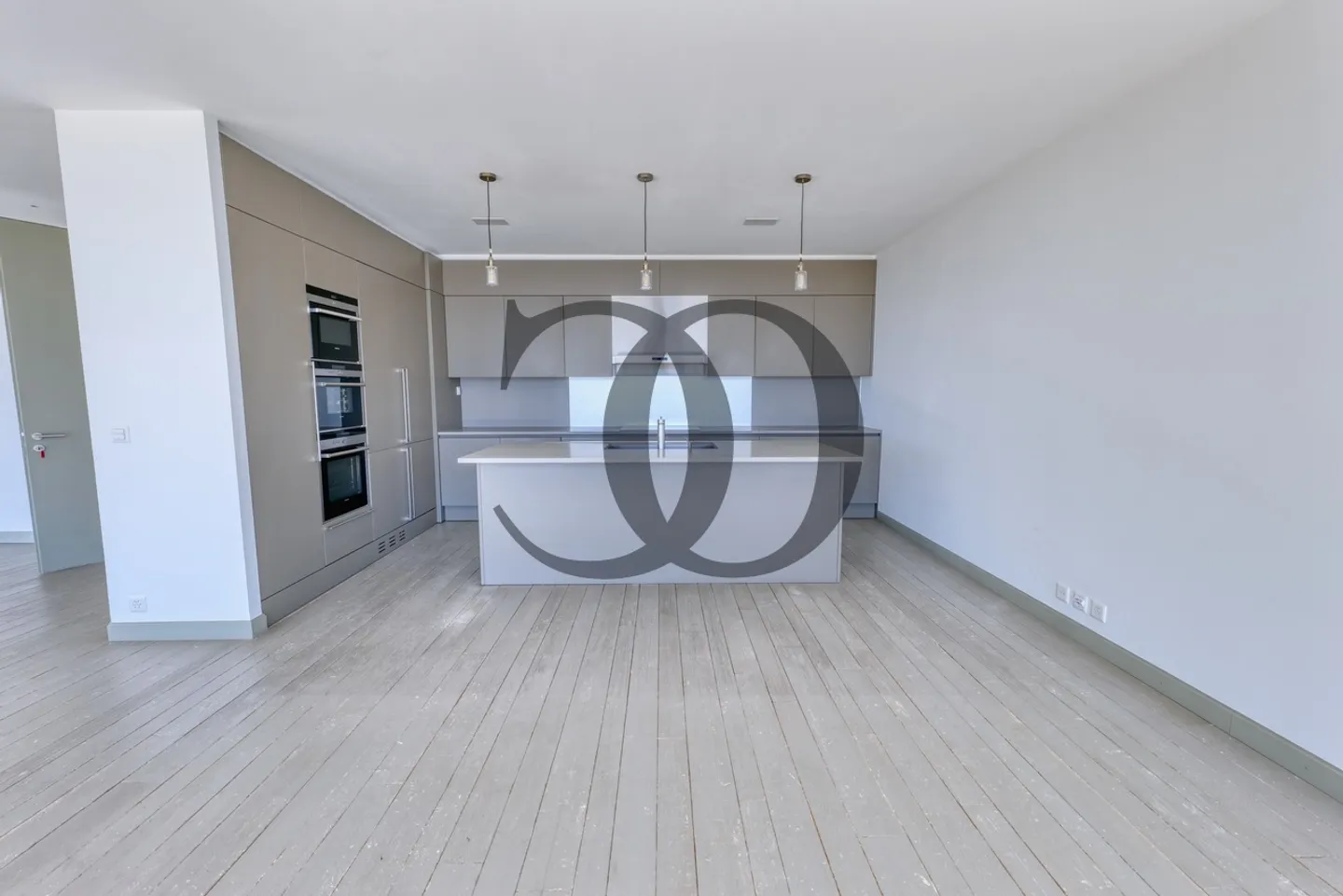 Duplex - Photo 5 of 11