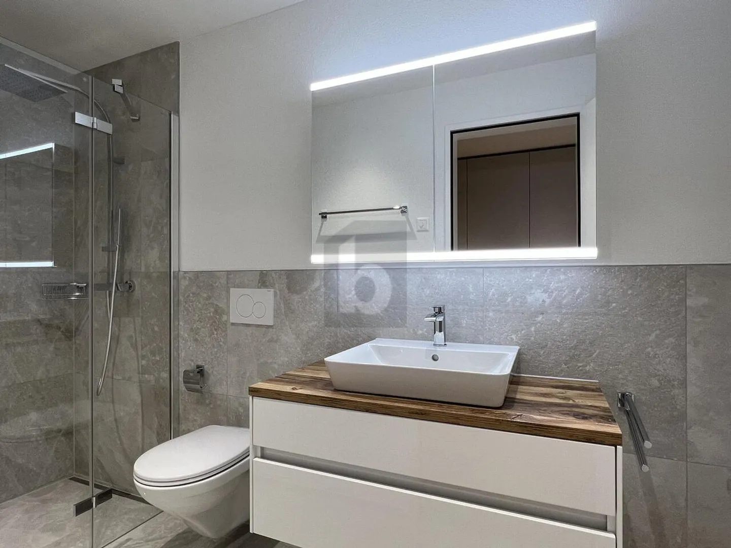 EXCLUSIVE IN A DREAM LOCATION - Photo 4 of 5