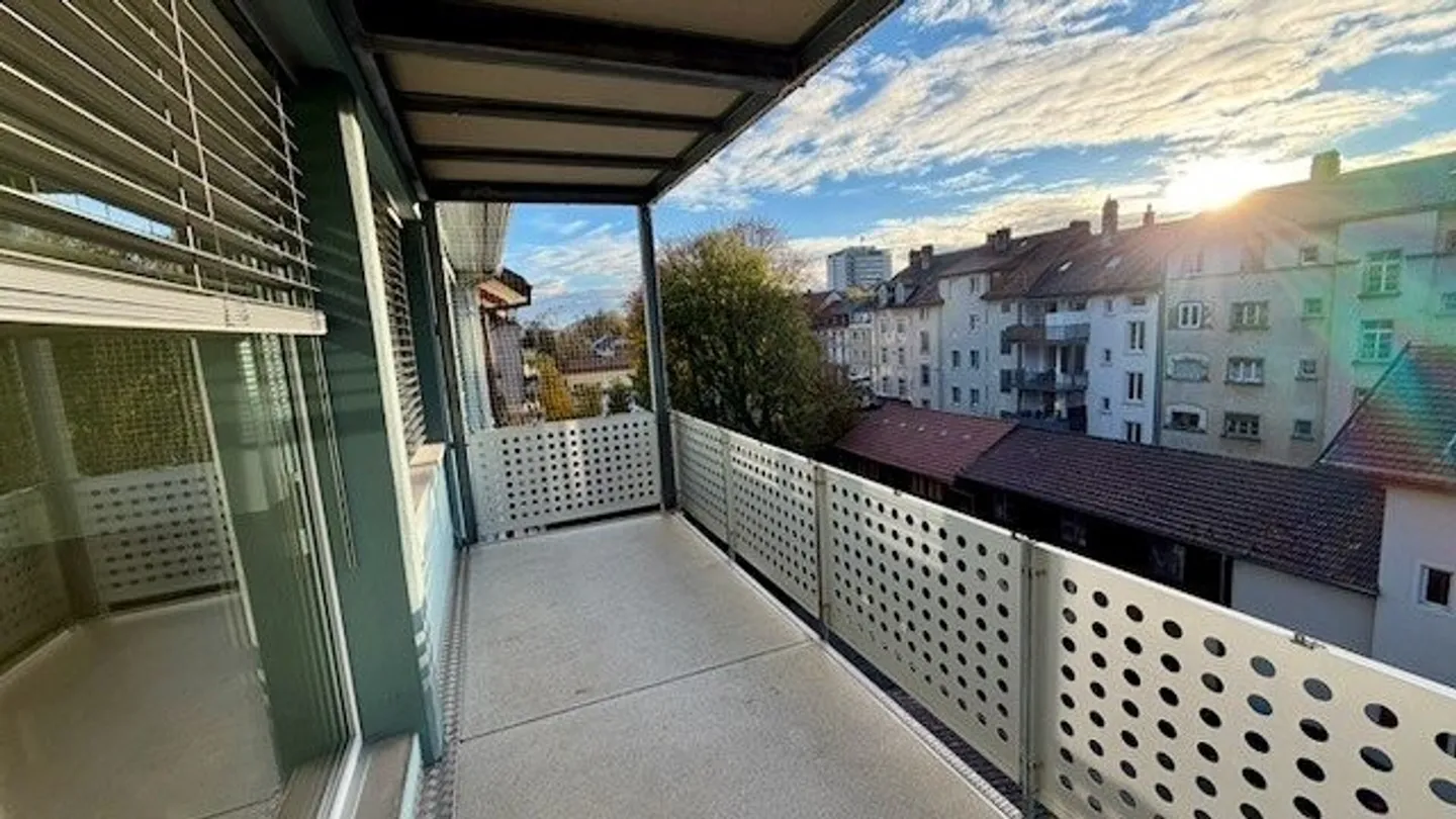 Charming Loft Apartment in Central Location of Biel - Photo 19 of 20