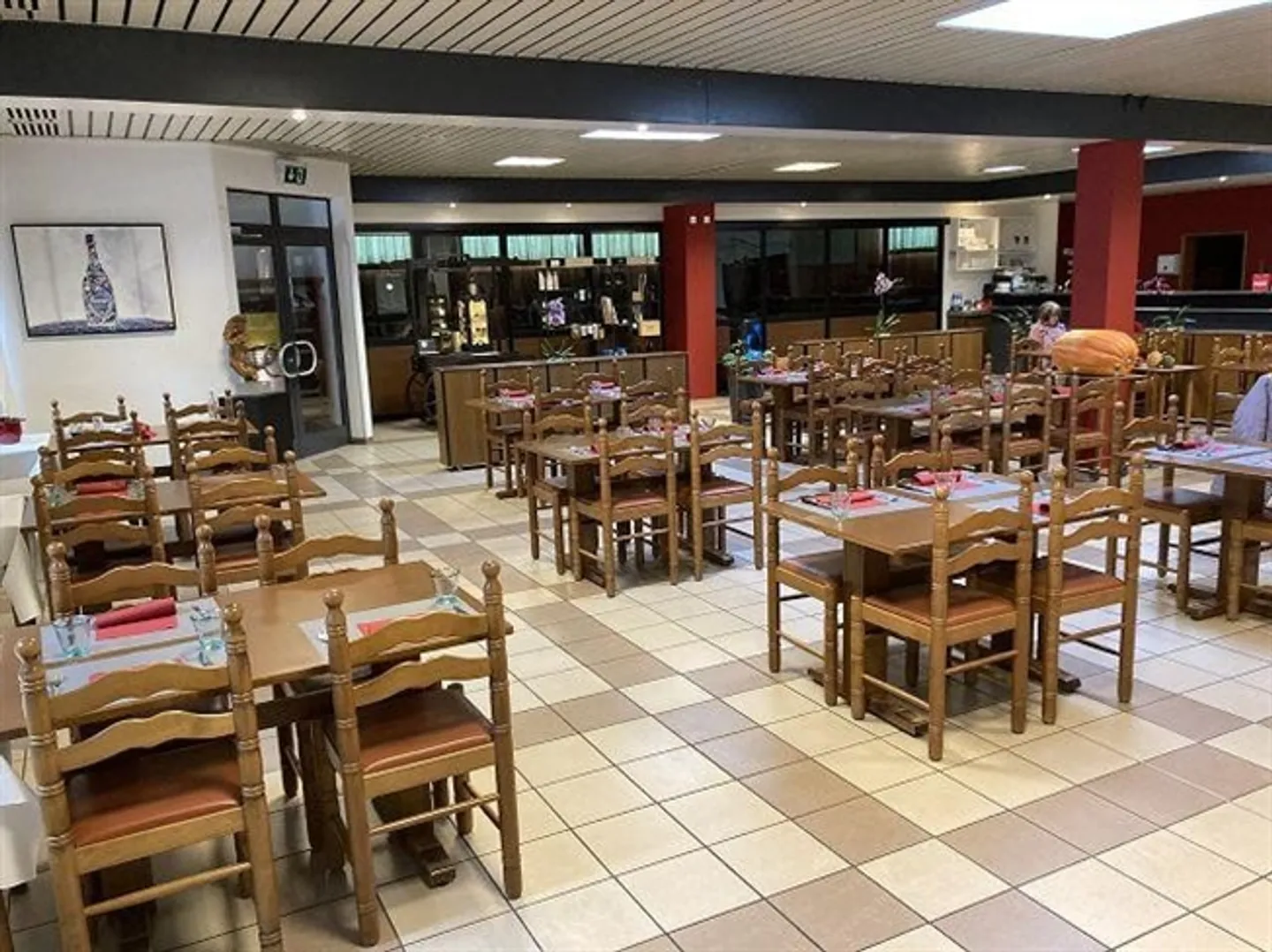 «Restaurant mit Mehrfamilienhaus und Bauland R3 / ristorante con casa plurifamilare e terreno R3» - Foto 4 di 20