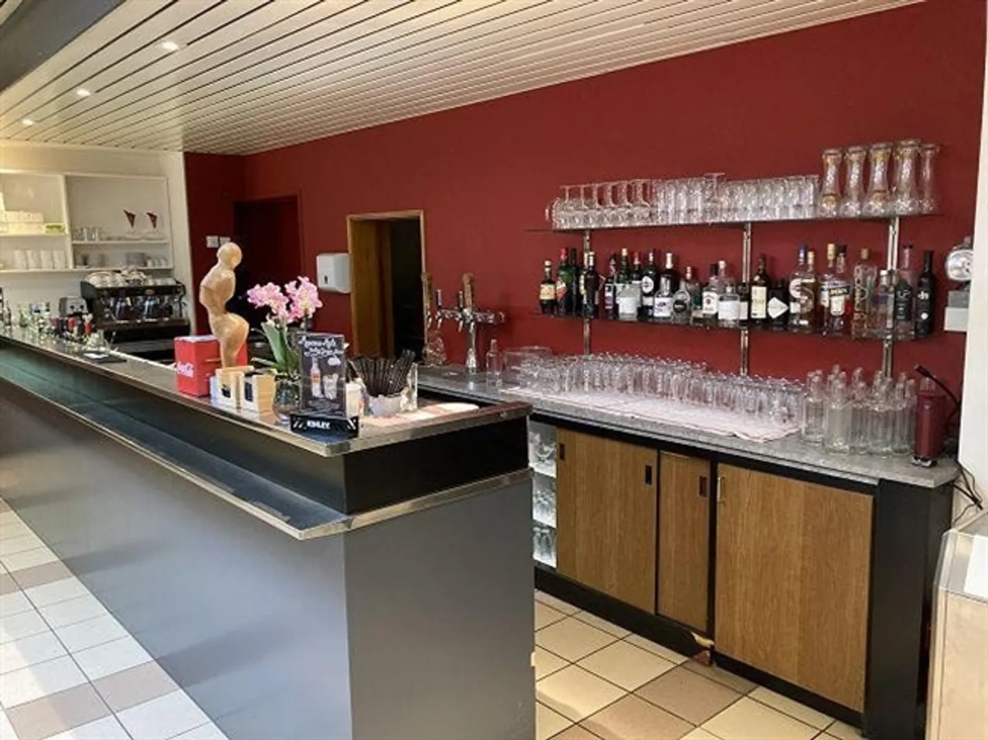 «Restaurant mit Mehrfamilienhaus und Bauland R3 / ristorante con casa plurifamilare e terreno R3» - Foto 6 di 20