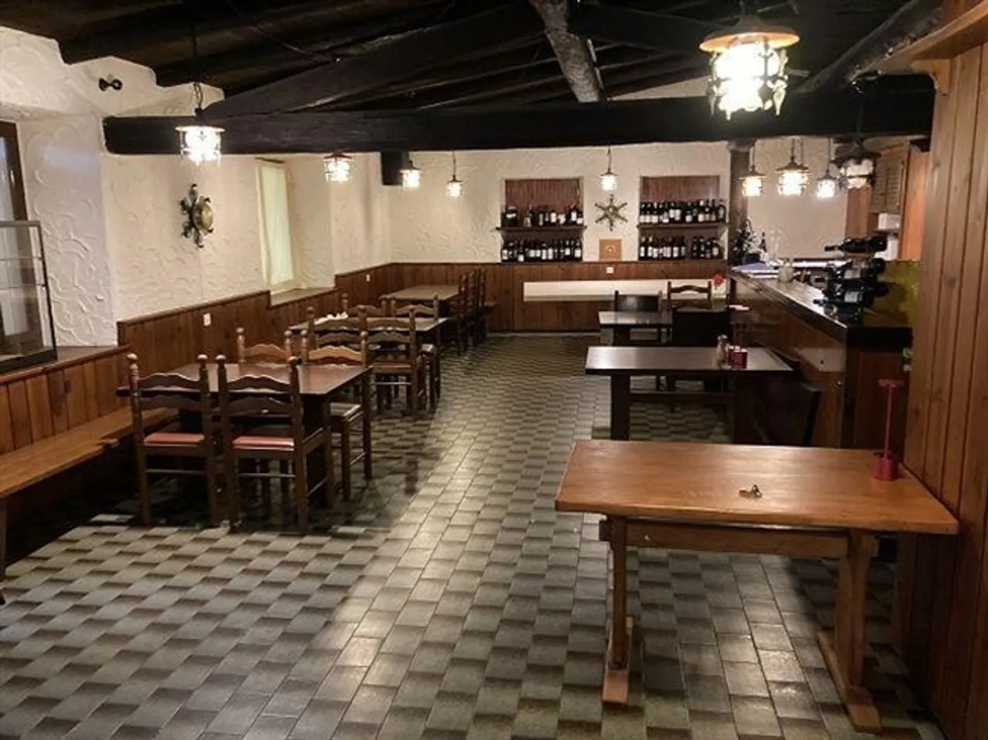«Restaurant mit Mehrfamilienhaus und Bauland R3 / ristorante con casa plurifamilare e terreno R3» - Foto 10 di 20