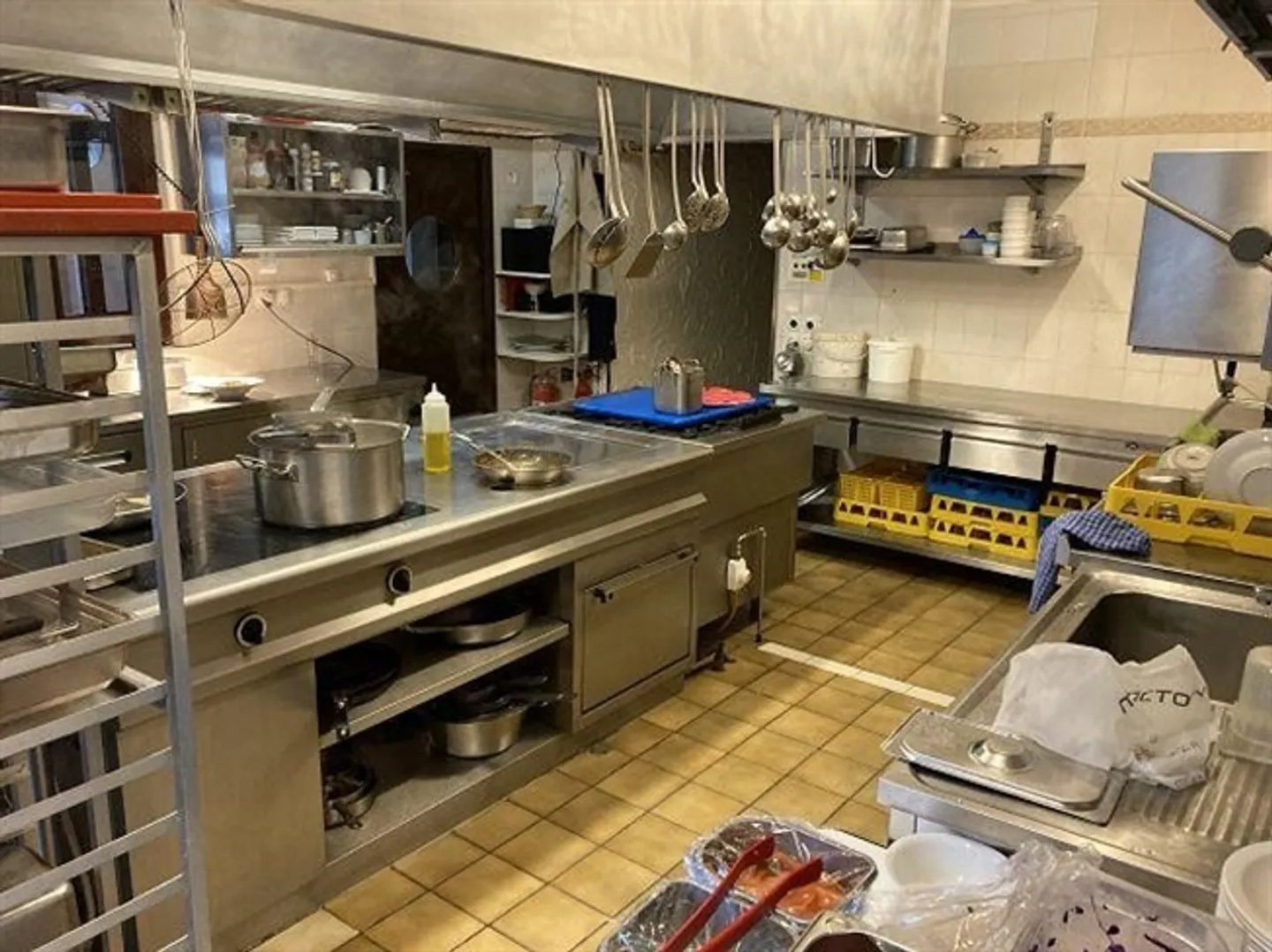 «Restaurant mit Mehrfamilienhaus und Bauland R3 / ristorante con casa plurifamilare e terreno R3» - Foto 13 di 20