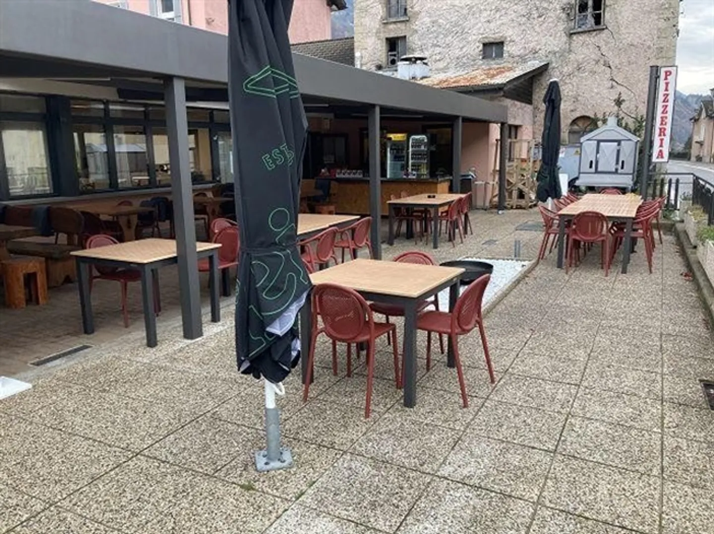«Restaurant mit Mehrfamilienhaus und Bauland R3 / ristorante con casa plurifamilare e terreno R3» - Foto 17 di 20