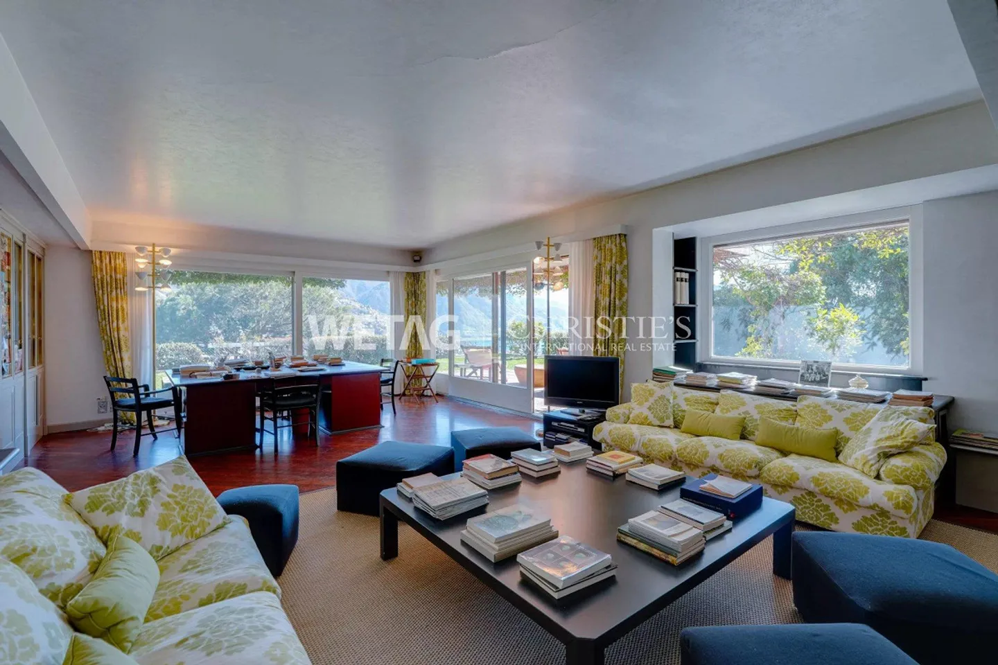 Elegant penthouse apartment in Lugano-Porza with private garden & balcony - Photo 3 of 13