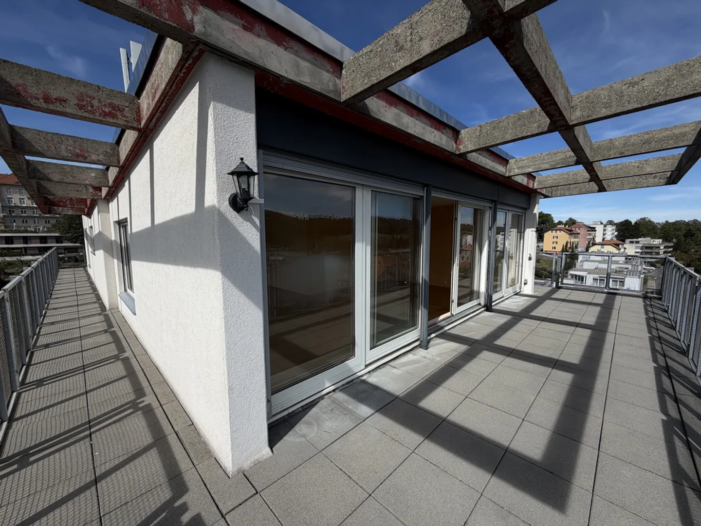 Spacious attic with a panoramic terrace - Photo 2 of 12