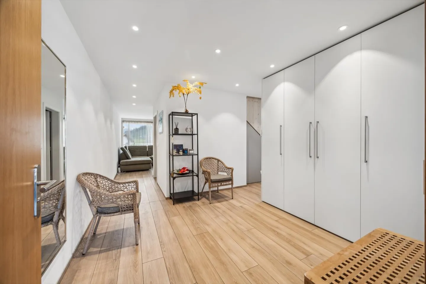 Neuwertige, grosszügige Ruheoase auf zwei Etagen - Foto 2 von 10