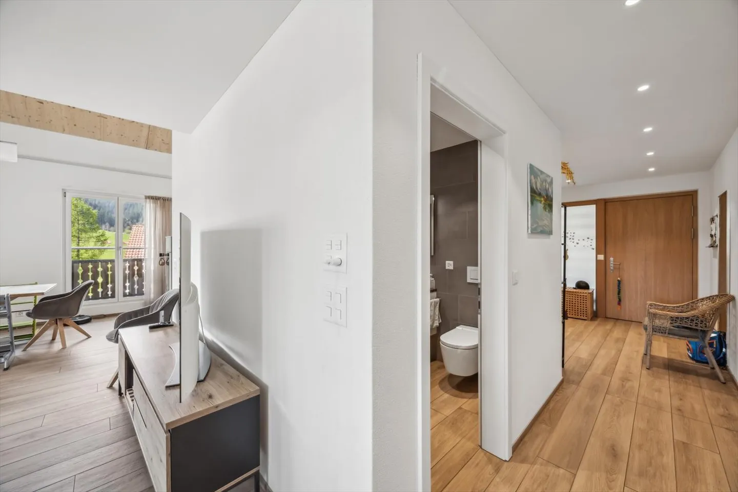 Neuwertige, grosszügige Ruheoase auf zwei Etagen - Foto 5 von 10