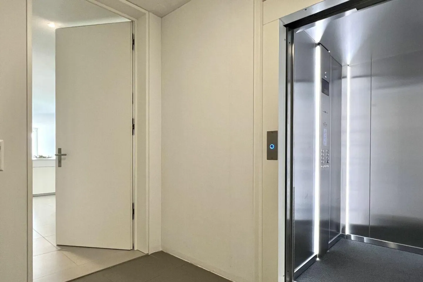 Appartamento soleggiato di 3,5 locali in un piccolo palazzo in posizione centrale - Foto 19 di 25
