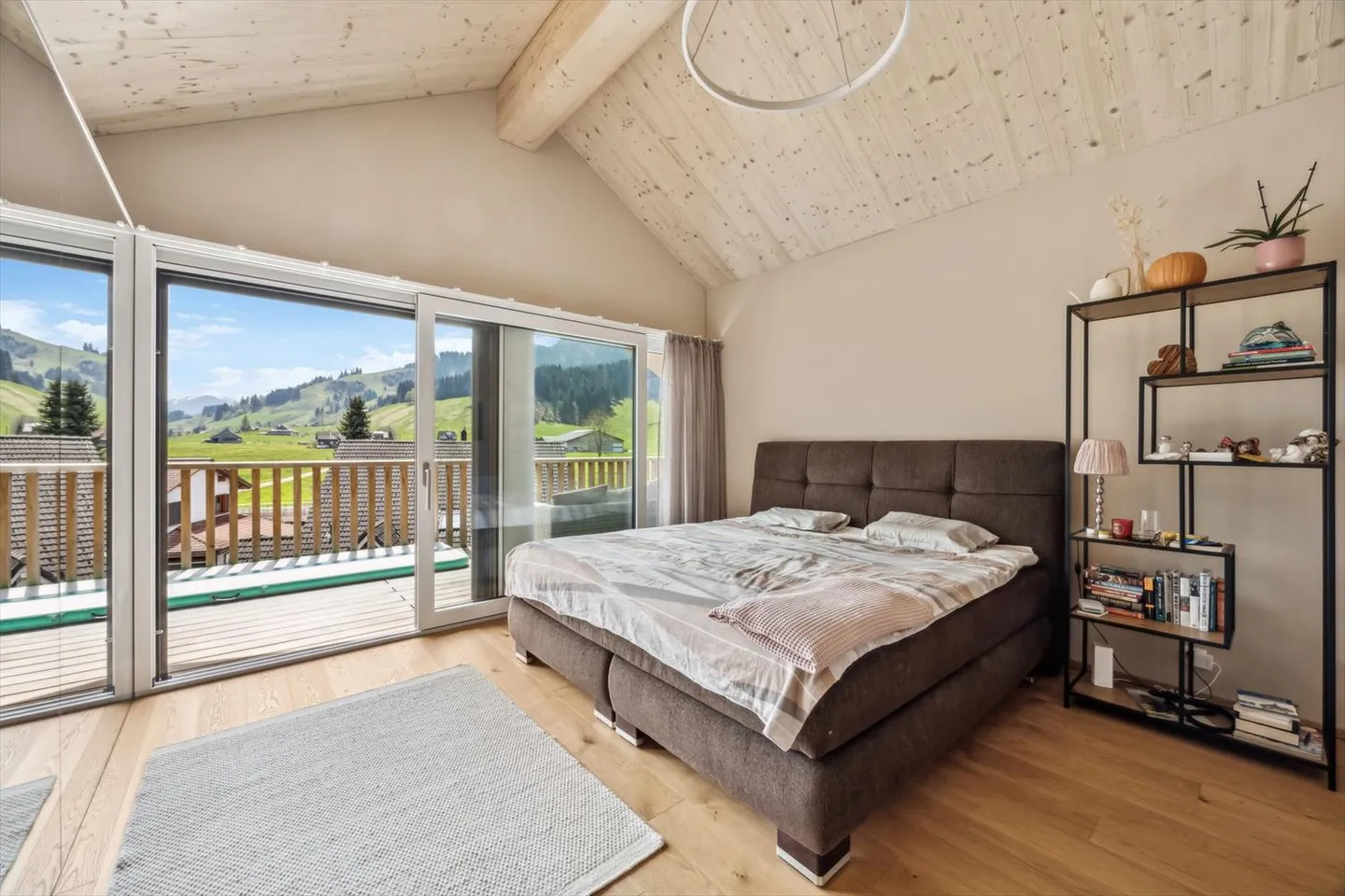 Neuwertige, grosszügige Ruheoase auf zwei Etagen - Foto 6 von 10