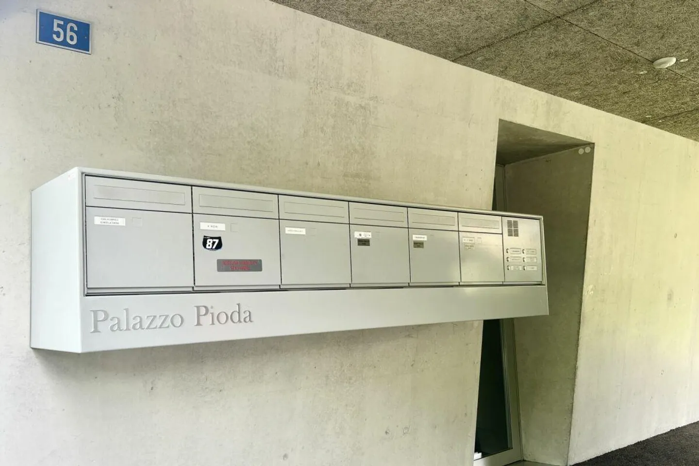 Appartamento soleggiato di 3,5 locali in un piccolo palazzo in posizione centrale - Foto 22 di 25