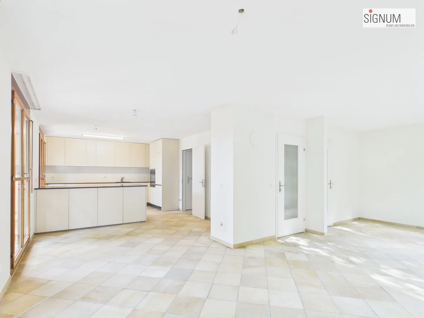Maison individuelle rénovée et familiale avec jardin à Binningen - Photo 4 sur 18