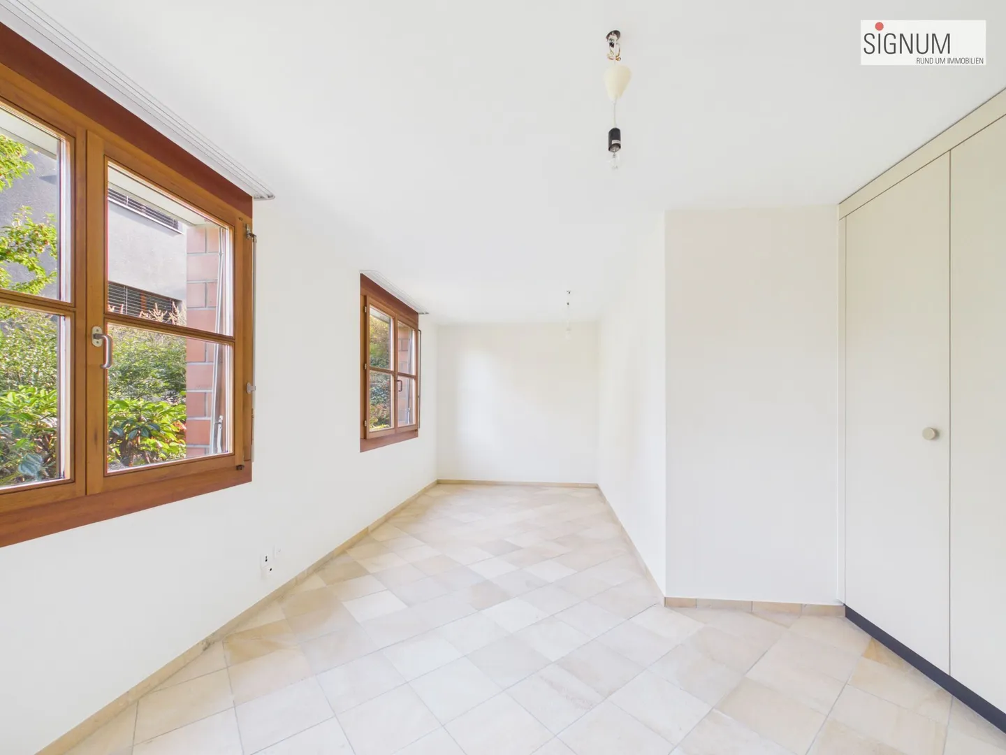 Maison individuelle rénovée et familiale avec jardin à Binningen - Photo 7 sur 18