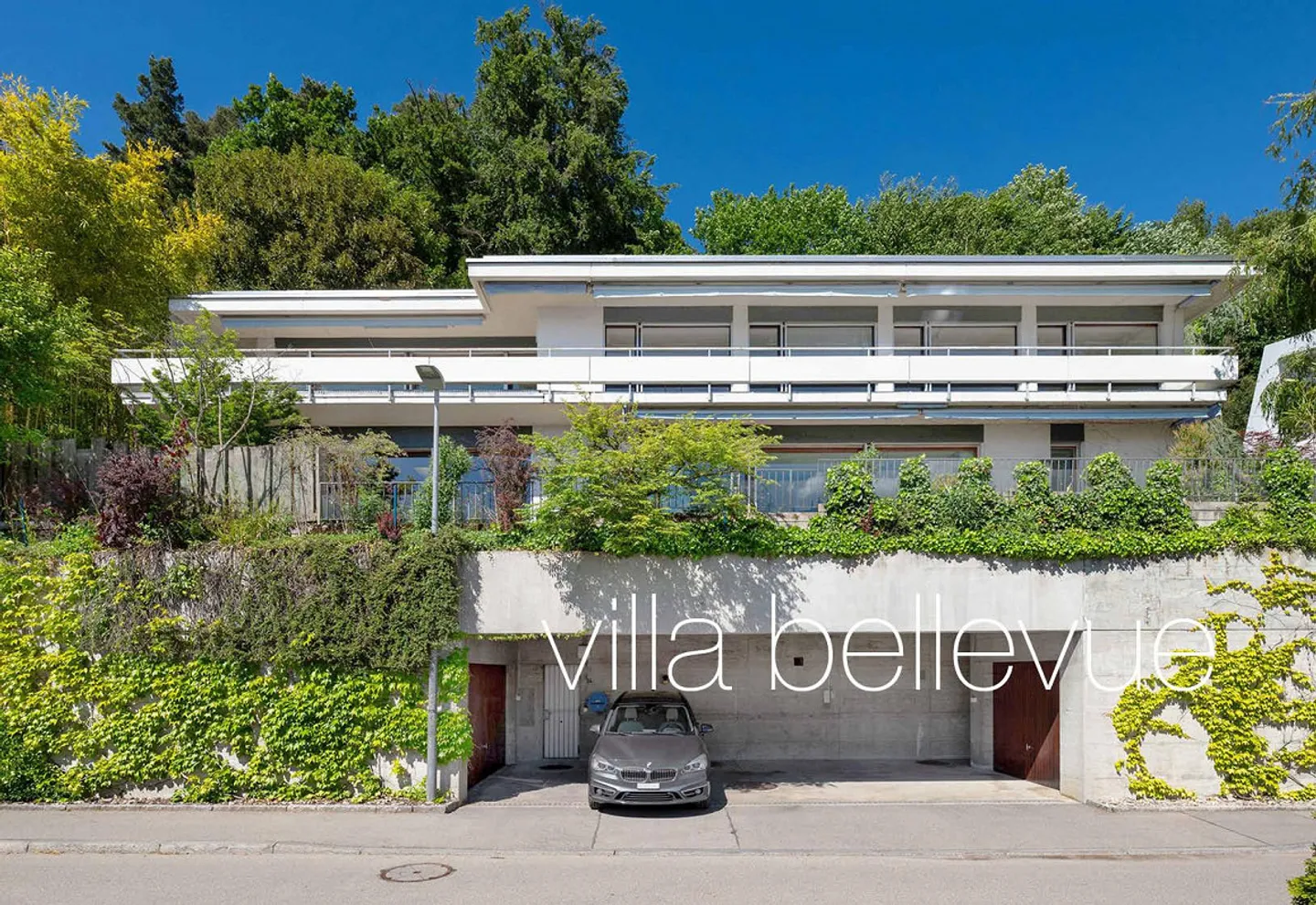 Villa mit Ausbaupotenzial - Foto 1 von 14