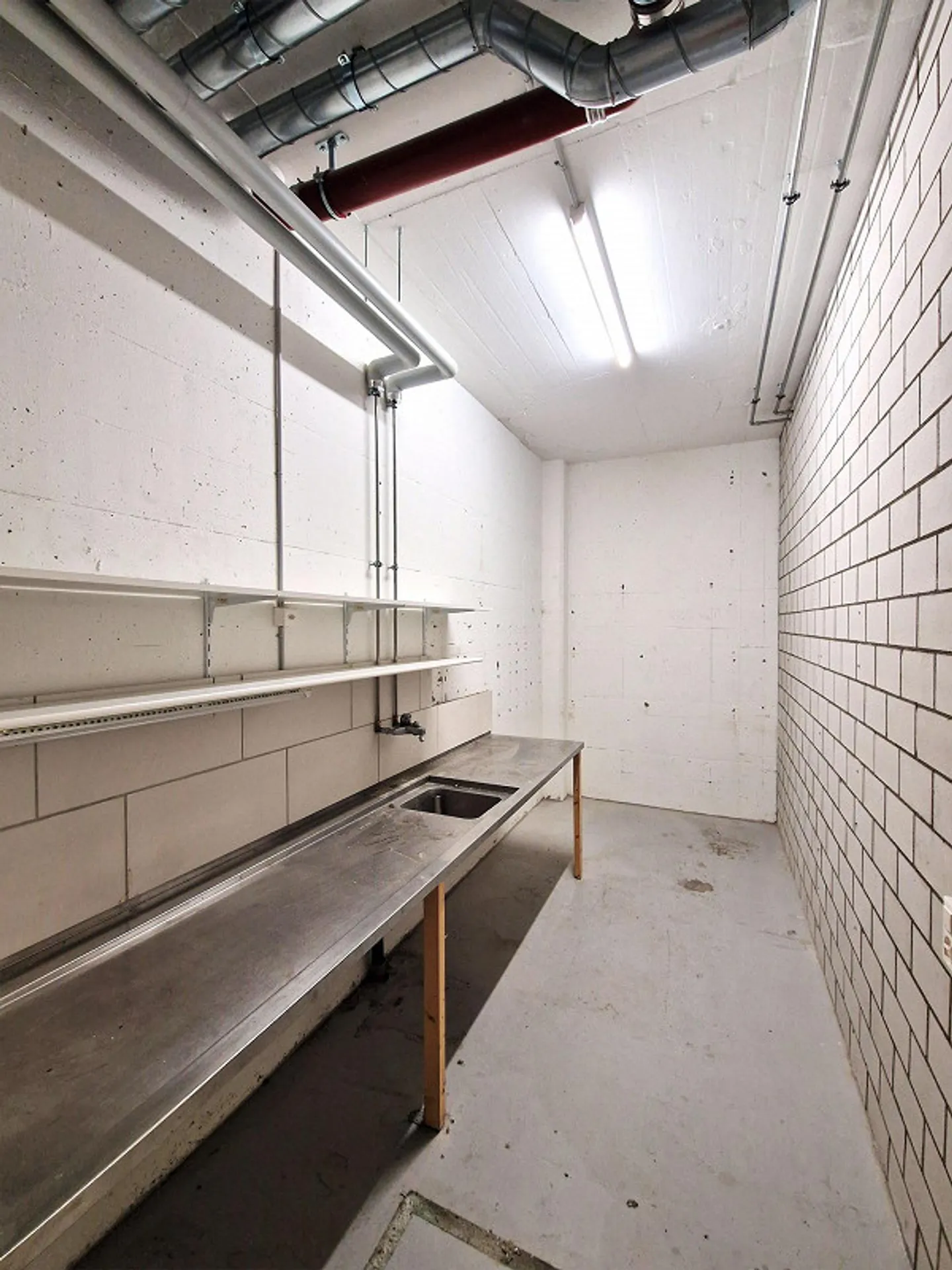 Production space/workshop/office/storage (Multifabrik) in the best location! - Photo 4 of 7