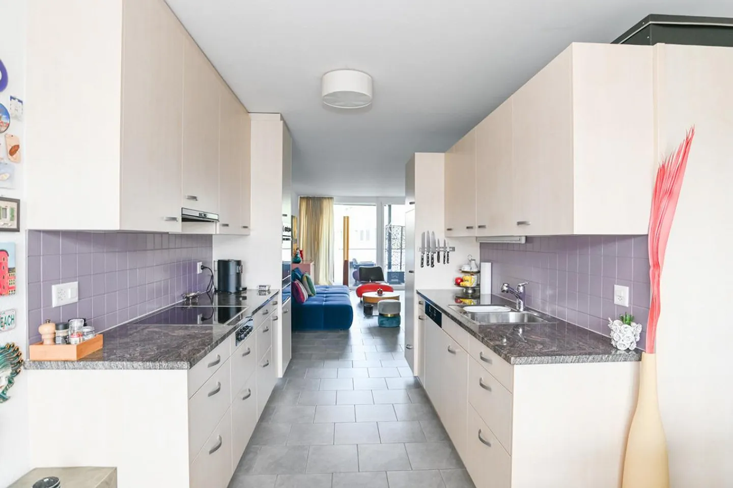 Condominio ben tenuto in posizione centrale con due balconi - Foto 6 di 10