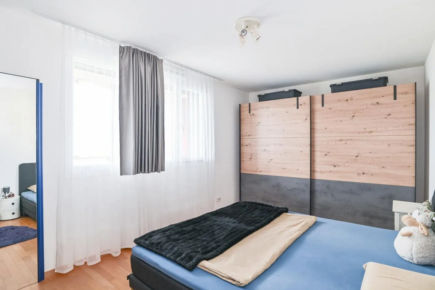 Condominio ben tenuto in posizione centrale con due balconi - Foto 7 di 10