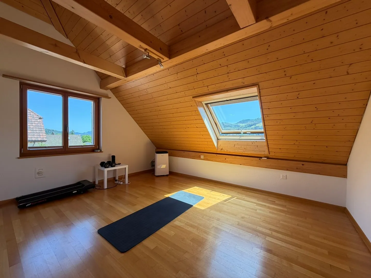 Casa unifamiliare di 7,5 stanze con vista mozzafiato e bel giardino - Foto 7 di 9