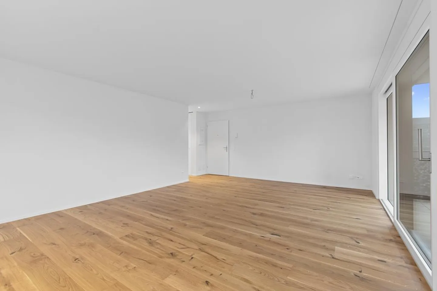 Appartement lumineux de 2.5 pièces avec balcon - Photo 2 sur 7