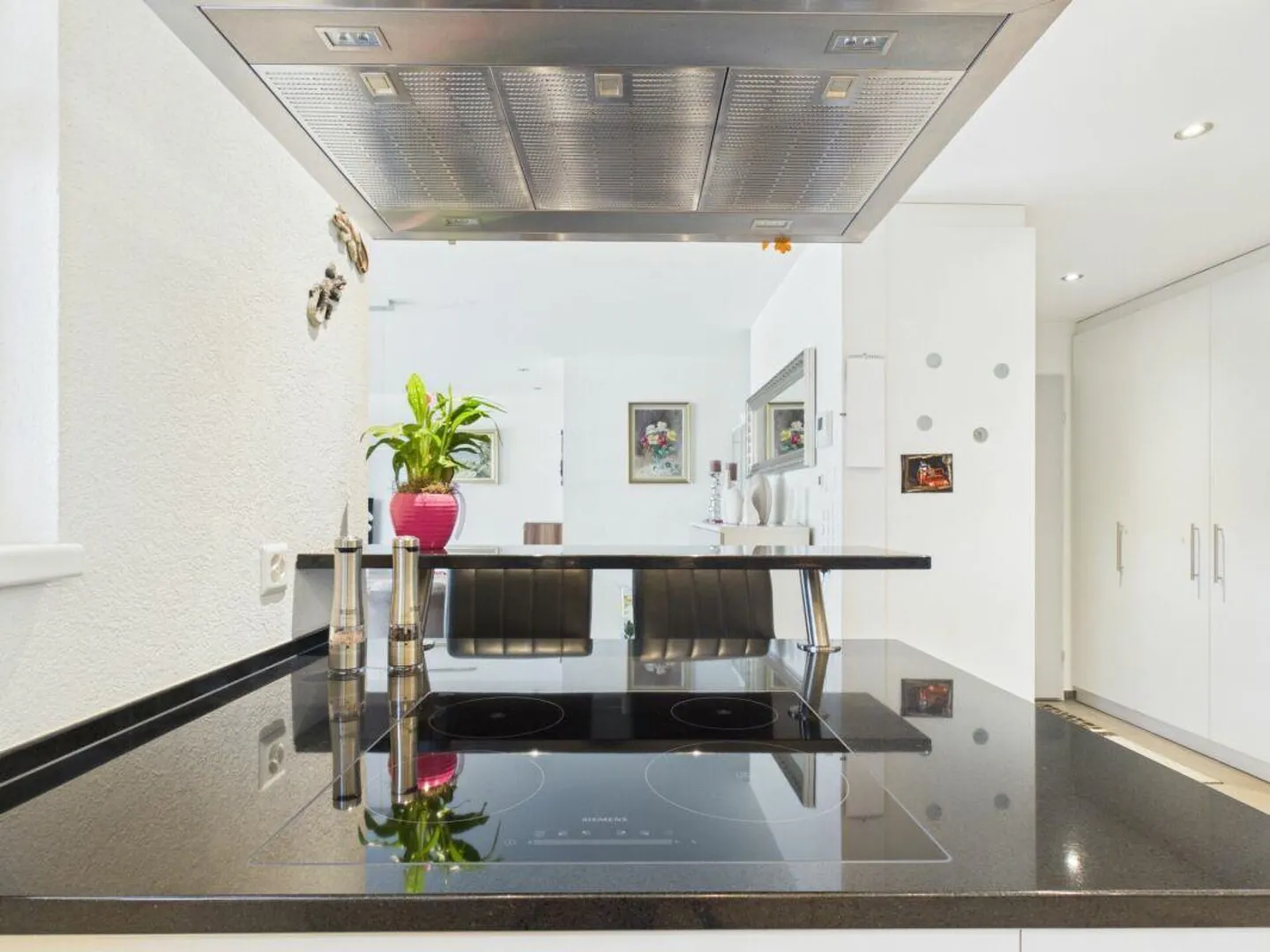 Appartamento di Design Spazioso con Balconi - Foto 8 di 16