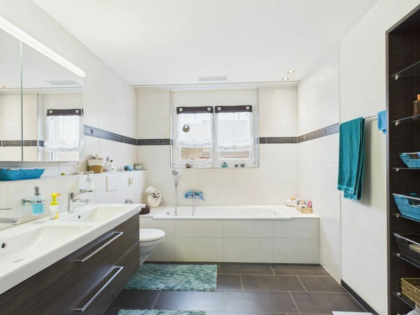 Appartamento di Design Spazioso con Balconi - Foto 13 di 16