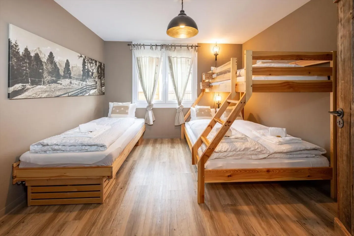 Residenza di Montagna Unica con Design Elegante - Foto 3 di 4