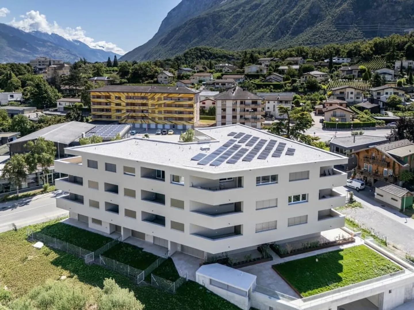 Secure Parking Box in Sierre - Photo 1 of 2