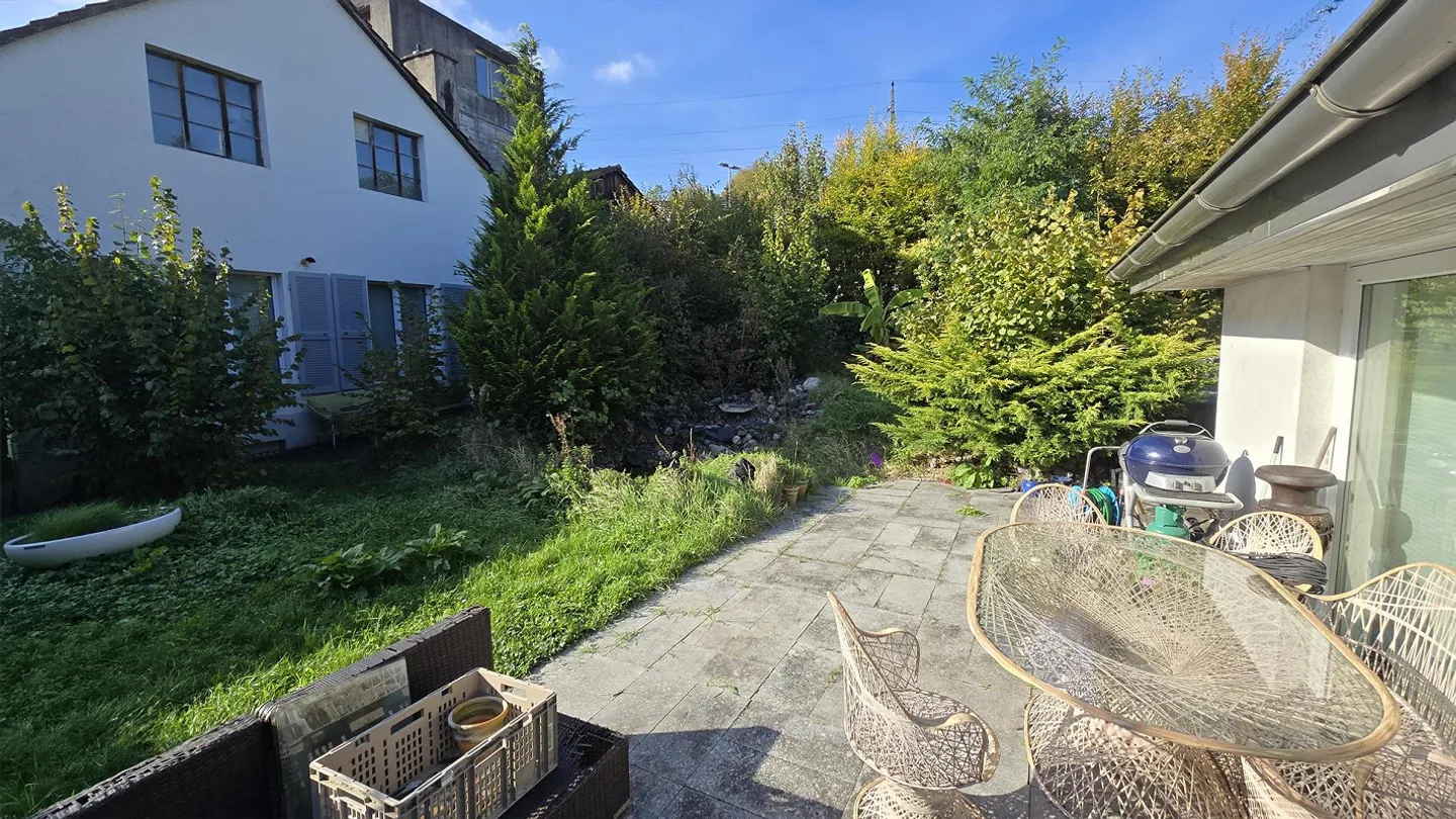 7 Zimmer Einfamilienhaus mit grossem Garten - Foto 1 von 12