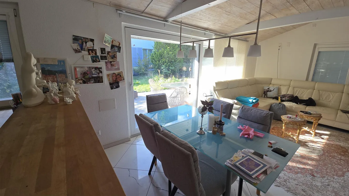 7 Zimmer Einfamilienhaus mit grossem Garten - Foto 2 von 12